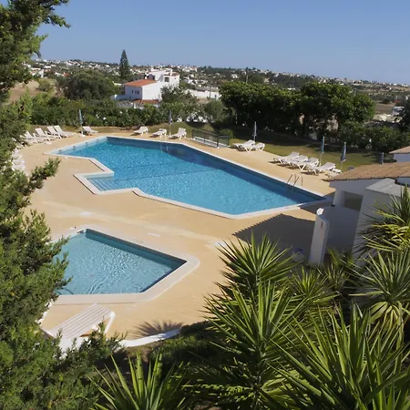 Aldeamento Turístico Parque Monte 3*